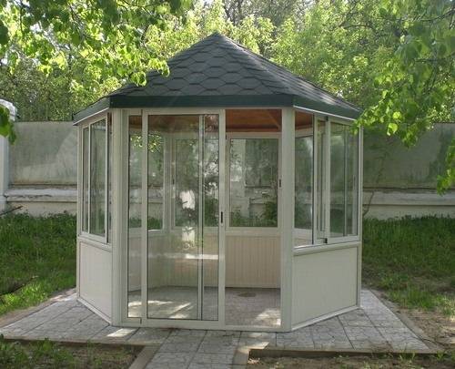 Закрытая беседка
