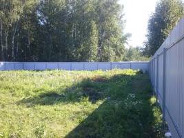 Установка забора из профнастила. Вид забора изнутри. Объект: СНТ "Урал"