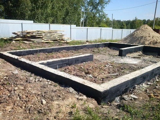 Строительство ленточного фундамента под дом. Объект: п. Малиновка