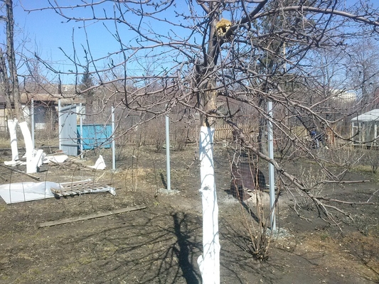 Бетонирование столбов для установки забора из сварной заборной сетки. Объект: СНТ "Любитель"